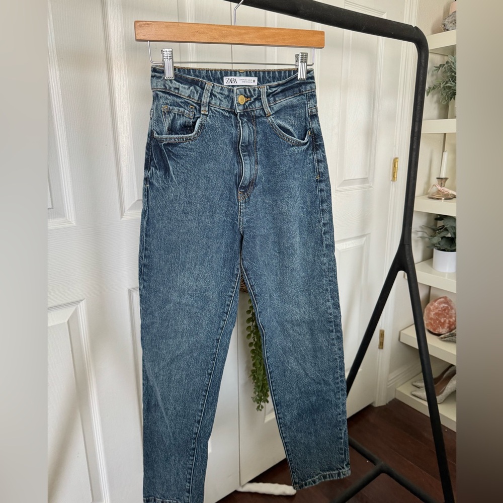 Zara Medium Wash Jeans